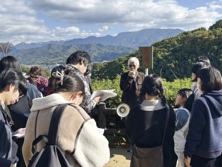 【愛媛県総合運動公園】専門家と歩く古代の森と 砥部焼絵付け体験！