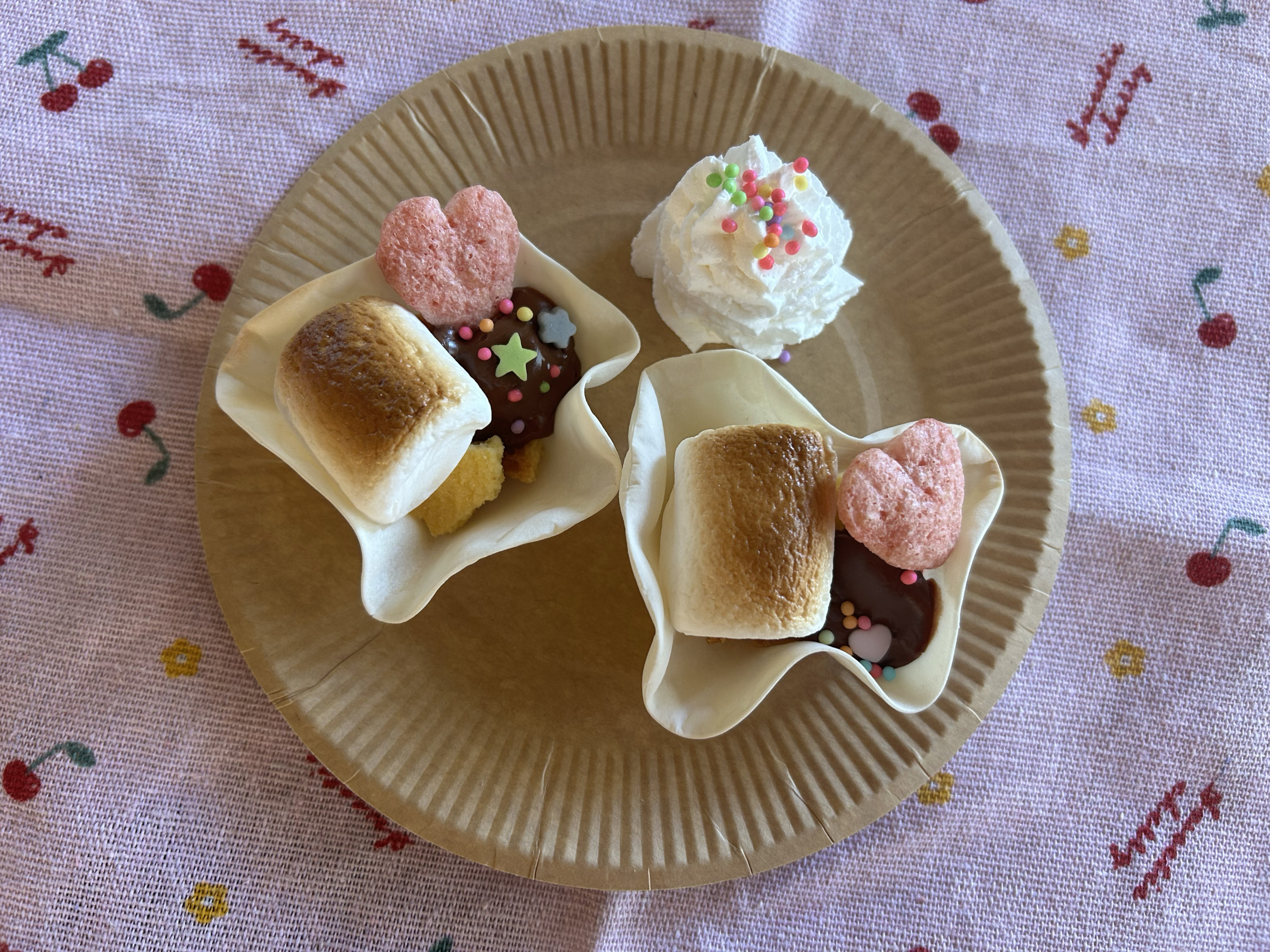 ぎょうざの皮でカップデザート